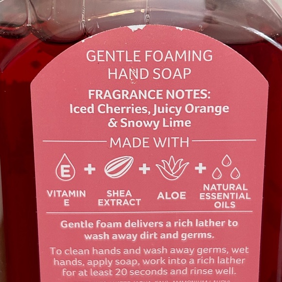 NEW BATH AND BODY WORKS FOAMING HAND SOAP ~ WINTER BERRY ICE - Picture 4 of 4